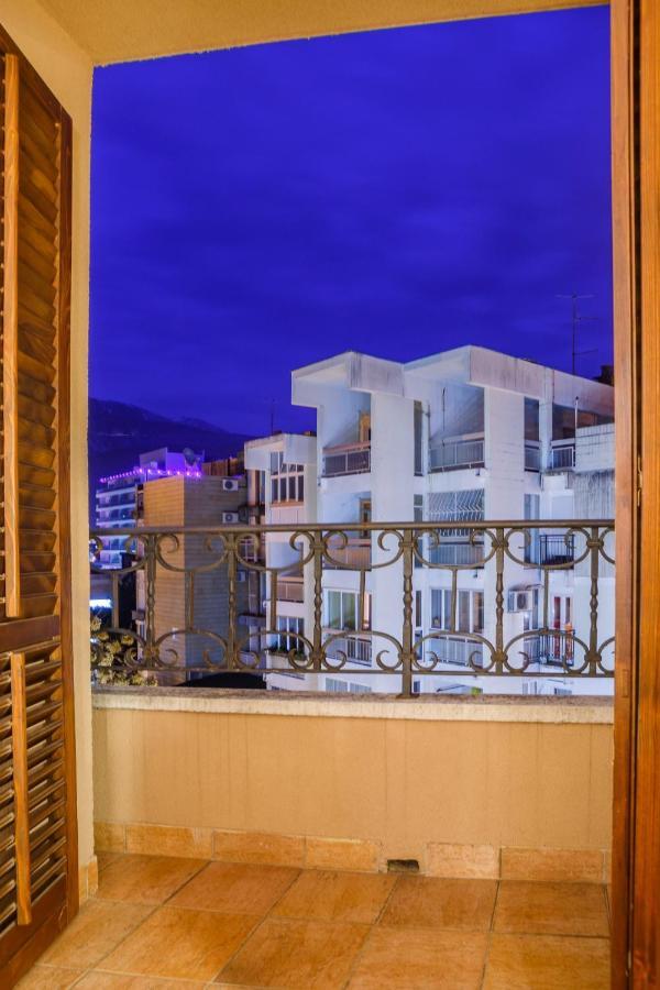 Central Hotel-Μπούντβα Εξωτερικό φωτογραφία