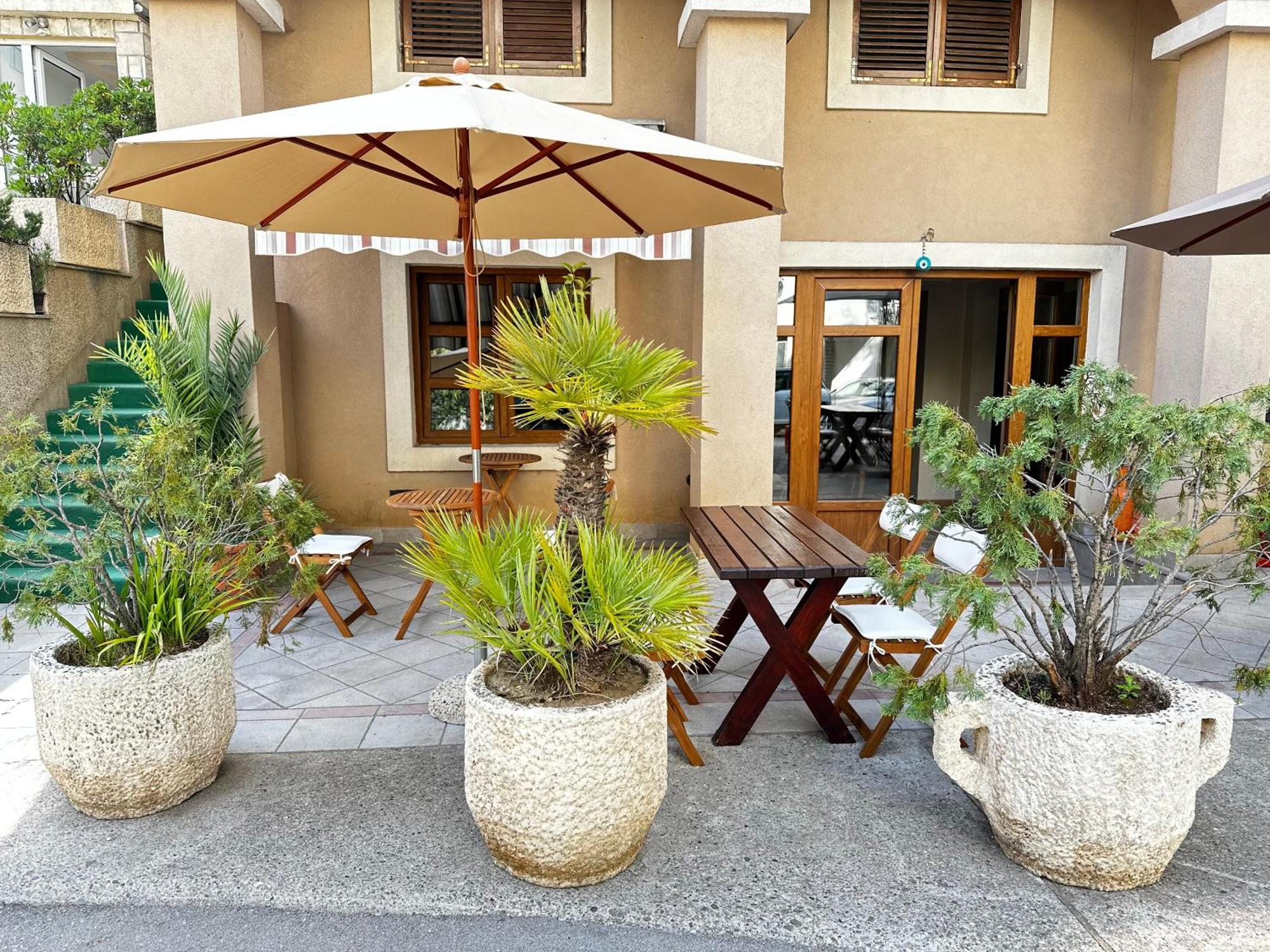 Central Hotel-Μπούντβα Εξωτερικό φωτογραφία